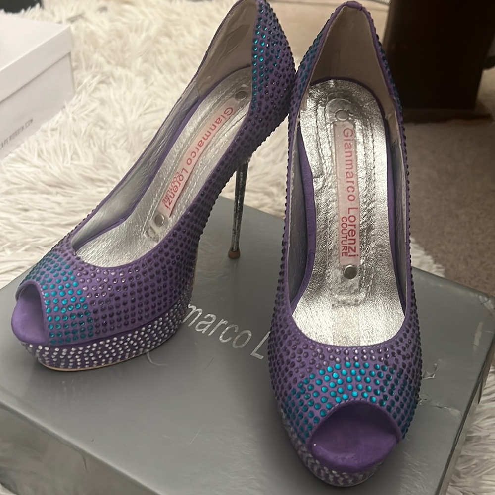 Gianmarco Lorenzi stiletto heels .. size 7 ..purple and super cute!!